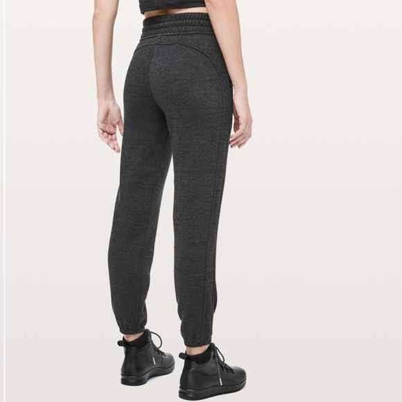 Lululemon insulated sweater pants size 8 - Picture 3 of 9